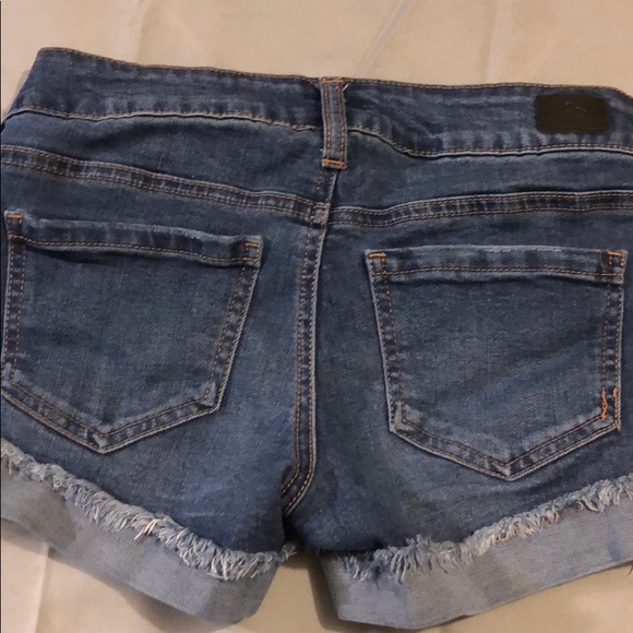 Blue jean shorts - Picture 2 of 2